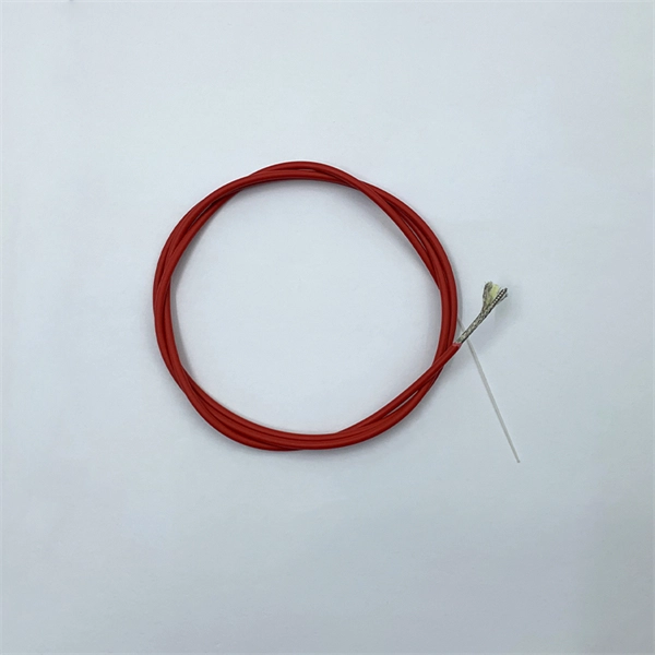 How are fiber optic patch cords and pigtails made