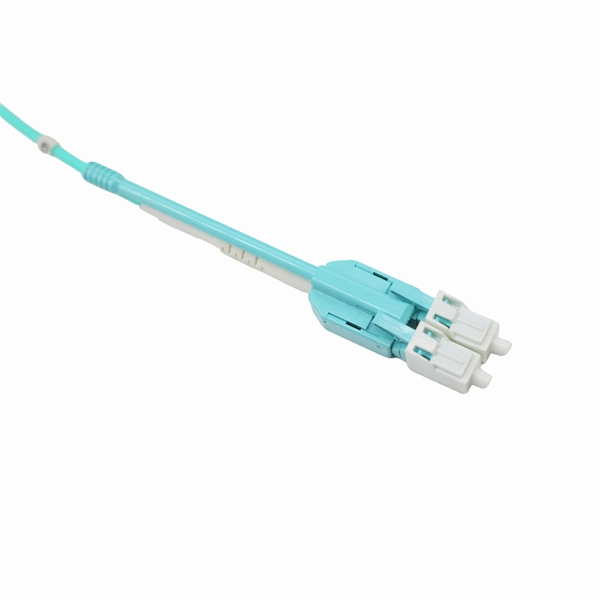 How to configure a three-level electrical distribution box on a construction site 